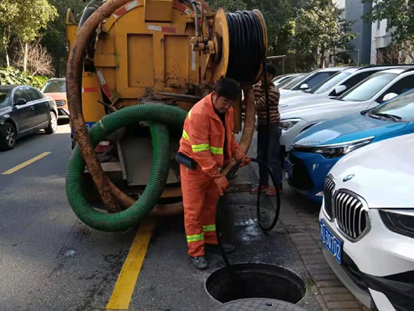 南宝镇排污管道清淤